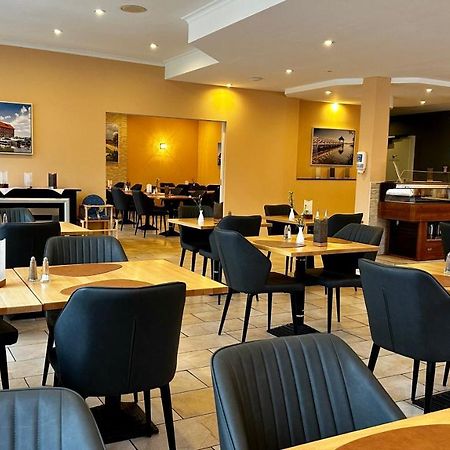 Park Hotel Fasanerie Нойстрелиц Екстериор снимка