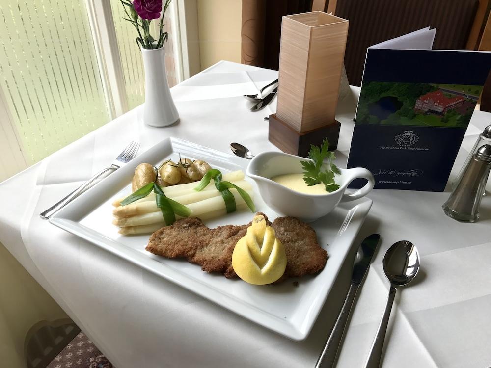 Park Hotel Fasanerie Нойстрелиц Екстериор снимка