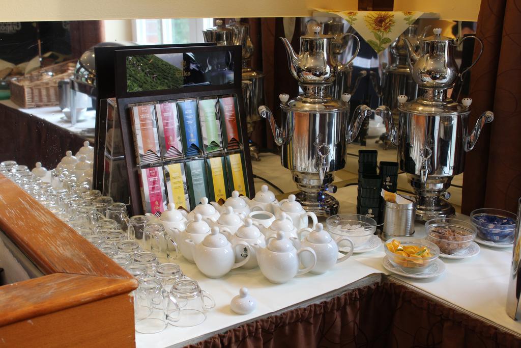 Park Hotel Fasanerie Нойстрелиц Екстериор снимка