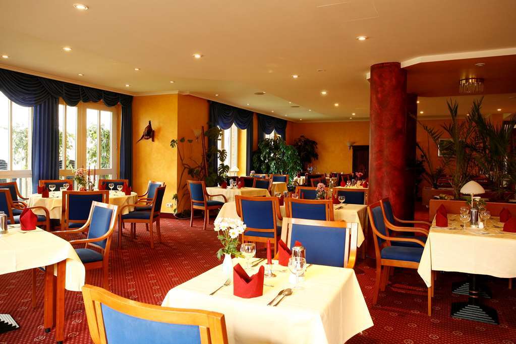 Park Hotel Fasanerie Нойстрелиц Ресторант снимка