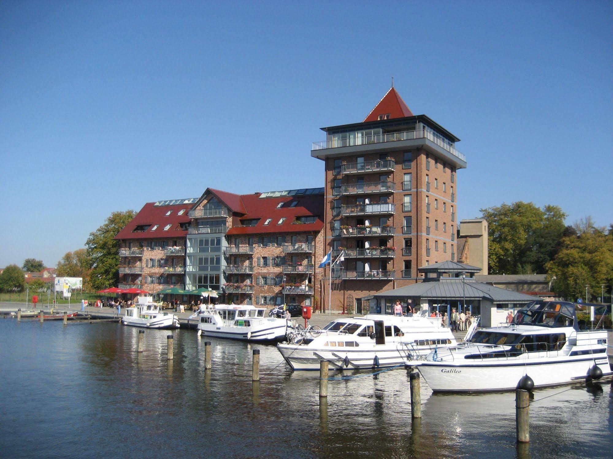 Park Hotel Fasanerie Нойстрелиц Екстериор снимка