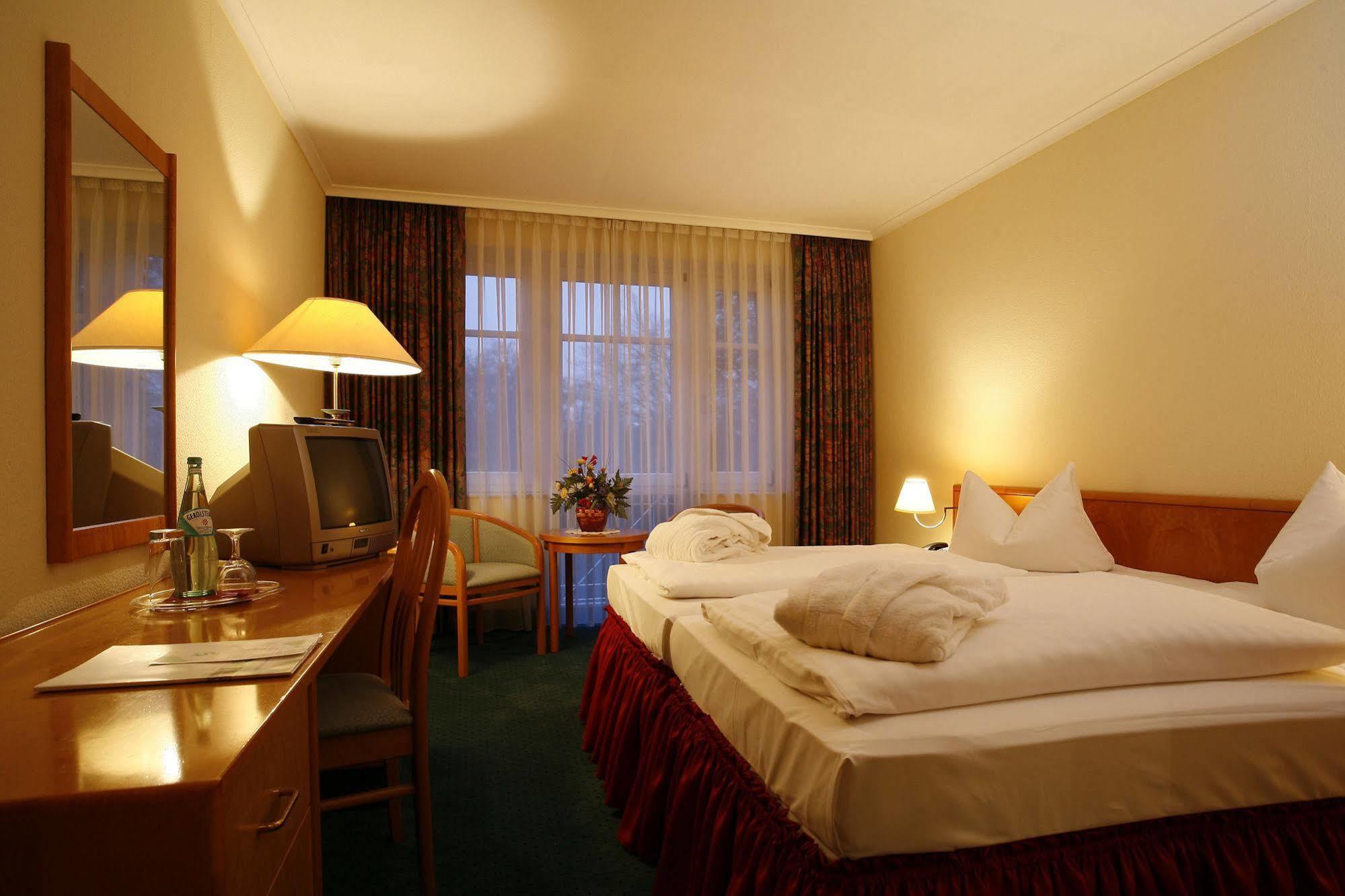 Park Hotel Fasanerie Нойстрелиц Екстериор снимка